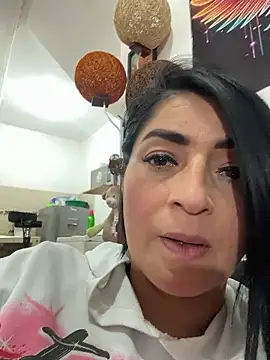 karenlennox1 online show from January 13, 2026, 10:24 pm