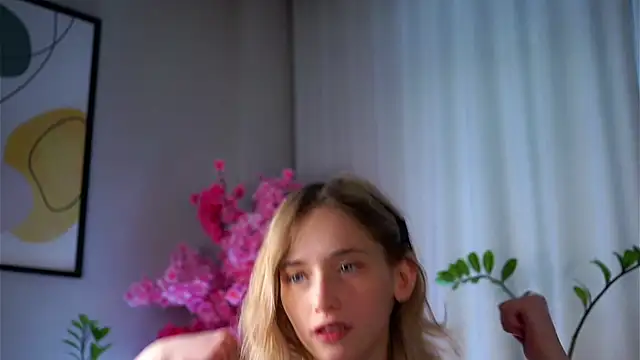 Snapshot of EdlinHargus chatting on February 28, 2025, 4:54 am EdlinHargus online show from February 28, 2025, 4:54 am