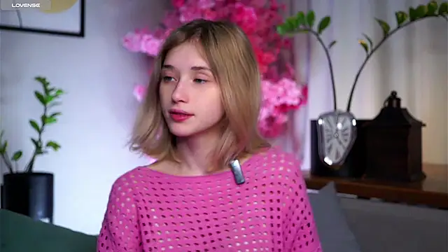 Snapshot of EdlinHargus chatting on March 2, 2025, 1:26 am EdlinHargus online show from March 2, 2025, 1:26 am