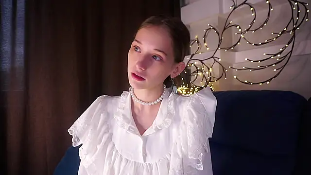 Snapshot of EdlinHargus chatting on October 11, 2025, 5:08 am EdlinHargus online show from October 11, 2025, 5:08 am