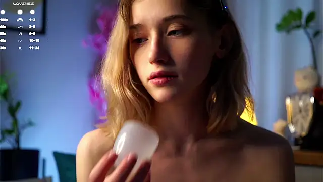 Snapshot of EdlinHargus chatting on March 8, 2025, 7:38 am EdlinHargus online show from March 8, 2025, 7:38 am