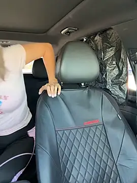 Snapshot of Cherry-red-xo chatting on October 13, 2025, 4:52 pm Cherry-red-xo online show from October 13, 2025, 4:52 pm