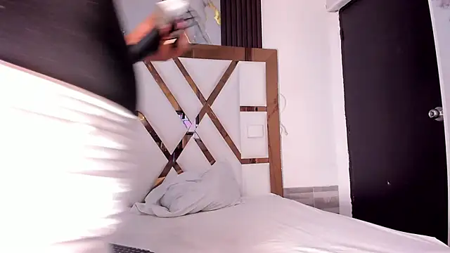 molly sweetee online show from March 29, 2026, 1:40 am