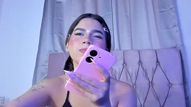 Ashley piinkk  online show from February 9, 2025, 3:34 pm