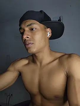 Snapshot of Jhonyblack_1 chatting on April 15, 2026, 1:00 am Jhonyblack 1 online show from April 15, 2026, 1:00 am