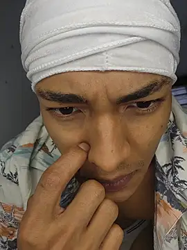 Snapshot of Jhonyblack_1 chatting on April 17, 2026, 12:19 pm Jhonyblack 1 online show from April 17, 2026, 12:19 pm