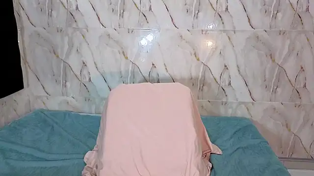 Snapshot of Georgis_ chatting on September 16, 2025, 8:43 pm Georgis online show from September 16, 2025, 8:43 pm