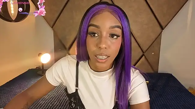 Snapshot of Georgis_ chatting on October 23, 2025, 9:02 pm Georgis online show from October 23, 2025, 9:02 pm