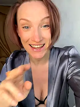 UmaTruewoman online show from November 15, 2025, 6:06 am