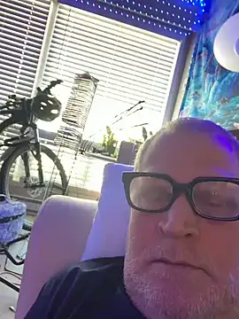 Mimmoromeo1973 online show from March 21, 2026, 10:24 pm