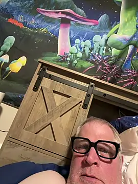 Mimmoromeo1973 online show from April 18, 2026, 6:05 am