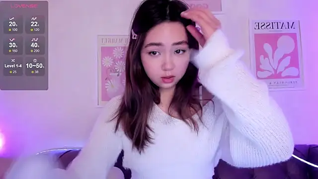 Fluffy Rose online show from January 17, 2025, 1:57 am