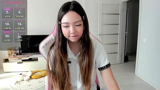 Fluffy Rose online show from July 21, 2026, 3:09 am