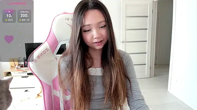 Fluffy Rose online show from July 20, 2026, 1:57 am