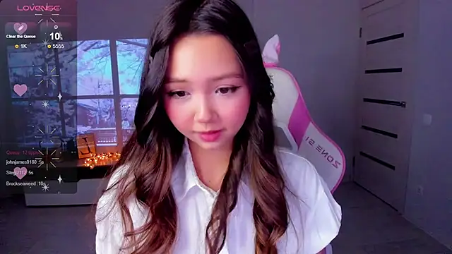 Fluffy Rose online show from December 2, 2025, 6:37 am