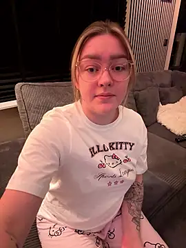 Snapshot of xX_HotCouple_Xx chatting on January 10, 2026, 11:11 pm xX HotCouple Xx online show from January 10, 2026, 11:11 pm