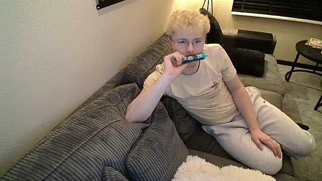 Snapshot of xX_HotCouple_Xx chatting on February 4, 2026, 9:43 pm xX HotCouple Xx online show from February 4, 2026, 9:43 pm