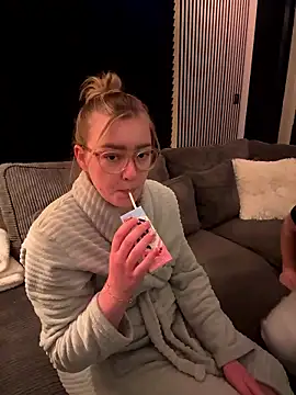 Snapshot of xX_HotCouple_Xx chatting on January 14, 2026, 8:34 pm xX HotCouple Xx online show from January 14, 2026, 8:34 pm