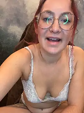 Snapshot of ladoucedu34 chatting on October 19, 2025, 1:36 pm ladoucedu34 online show from October 19, 2025, 1:36 pm