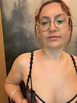 ladoucedu34 online show from March 4, 2026, 3:20 pm