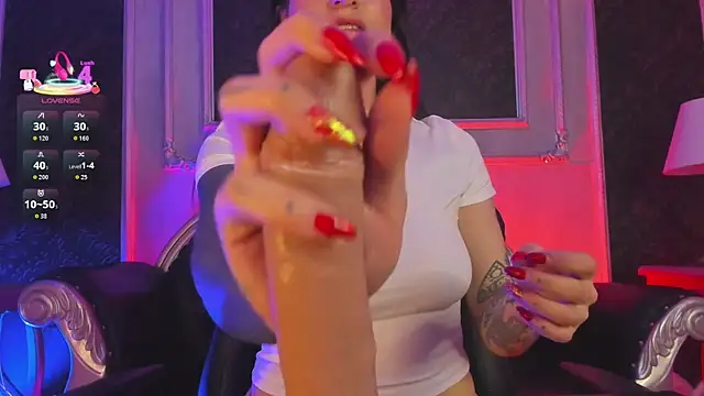 Snapshot of MeganDraco_ chatting on February 25, 2026, 12:49 pm MeganDraco online show from February 25, 2026, 12:49 pm