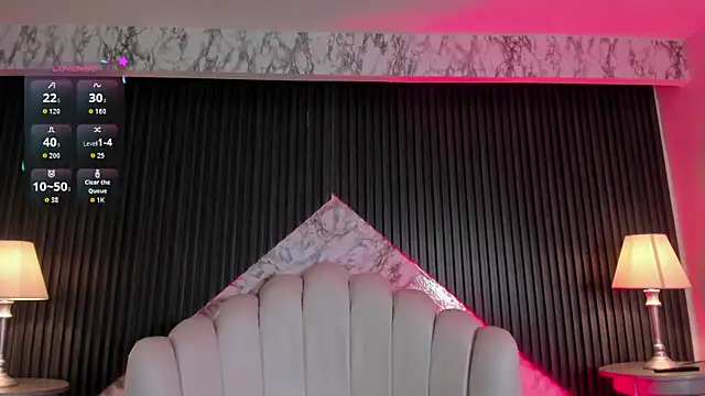 Snapshot of MeganDraco_ chatting on November 4, 2025, 12:20 pm MeganDraco online show from November 4, 2025, 12:20 pm