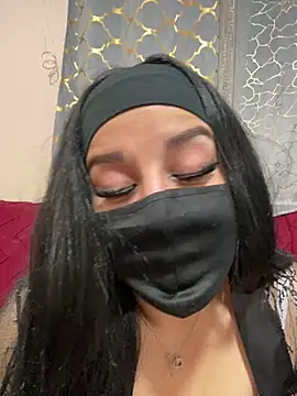 Snapshot of mari_layali chatting on February 21, 2026, 12:34 am mari layali online show from February 21, 2026, 12:34 am