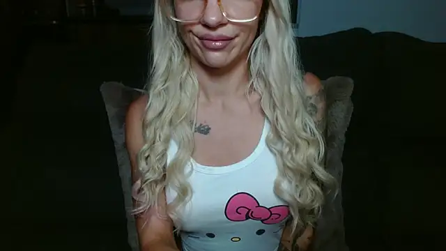 JuicyJanexo online show from June 2, 2026, 4:12 am