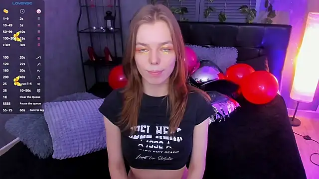 Tina Tayllor online show from February 19, 2025, 2:33 pm