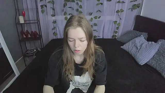 Snapshot of Tina_Tayllor chatting on October 16, 2025, 11:24 pm Tina Tayllor online show from October 16, 2025, 11:24 pm