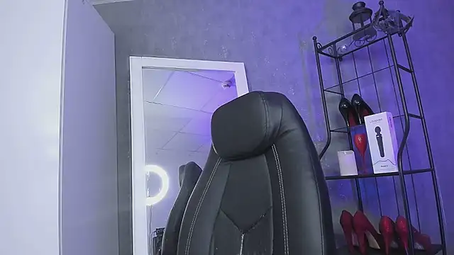 Snapshot of Tina_Tayllor chatting on October 31, 2025, 6:59 pm Tina Tayllor online show from October 31, 2025, 6:59 pm