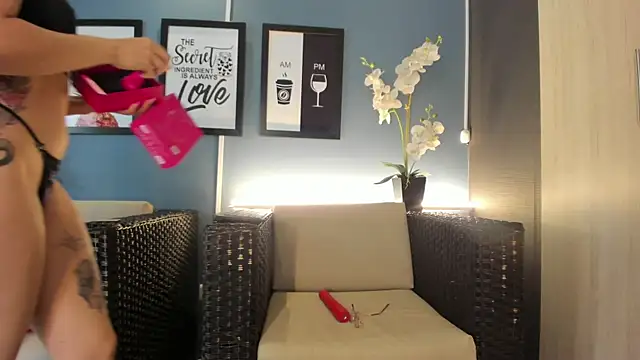 Susa1userma  online show from September 24, 2025, 7:42 pm