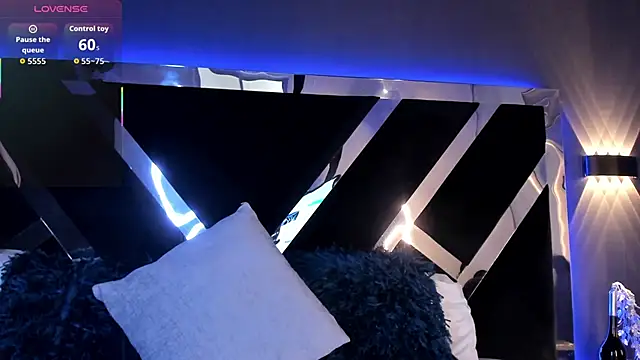 Susa1userma  online show from October 14, 2025, 7:25 pm