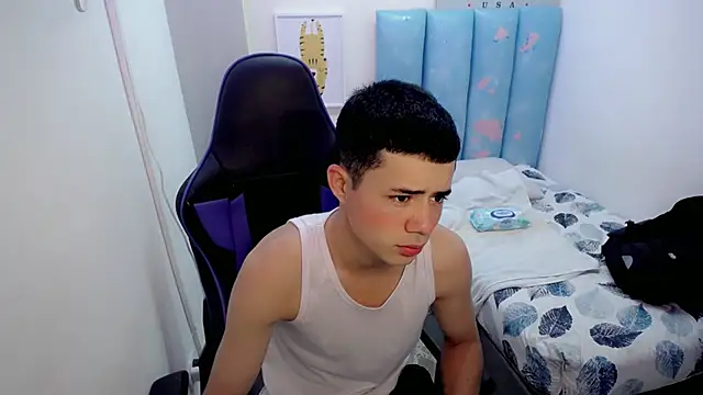 Snapshot of bby_santi chatting on January 11, 2026, 4:25 pm bby santi online show from January 11, 2026, 4:25 pm