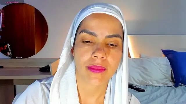 Snapshot of ClaraMariaMon chatting on March 6, 2025, 9:42 pm ClaraMariaMon online show from March 6, 2025, 9:42 pm