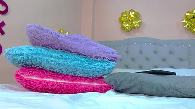 Miah Smiithh online show from March 19, 2025, 7:17 pm