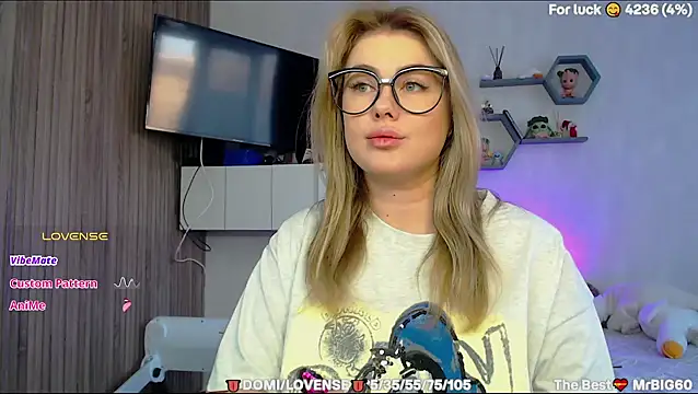 SuchCute online show from March 4, 2026, 2:30 am