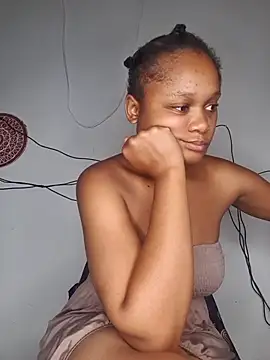 hot-tandy online show from March 9, 2025, 9:03 pm