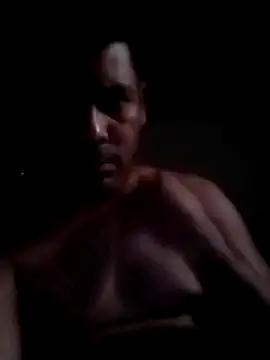 Snapshot of tonfrara04 chatting on May 6, 2026, 9:52 pm tonfrara04 online show from May 6, 2026, 9:52 pm