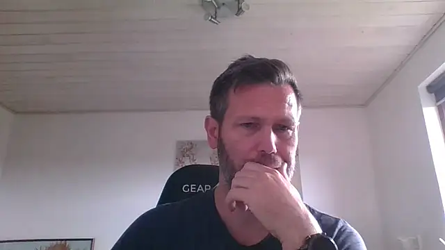 Snapshot of Gotta1 chatting on September 29, 2025, 1:06 pm Gotta1 online show from September 29, 2025, 1:06 pm