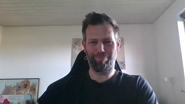 Snapshot of Gotta1 chatting on October 3, 2025, 12:17 pm Gotta1 online show from October 3, 2025, 12:17 pm