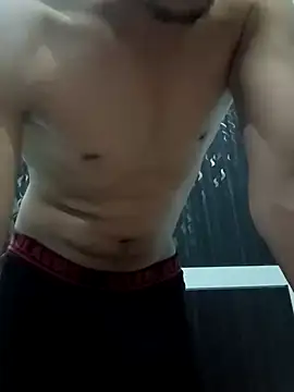 xyrus  online show from December 3, 2024, 11:40 am