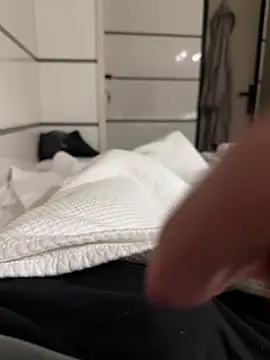 Snapshot of young1fucker chatting on December 16, 2024, 8:48 pm young1fucker online show from December 16, 2024, 8:48 pm