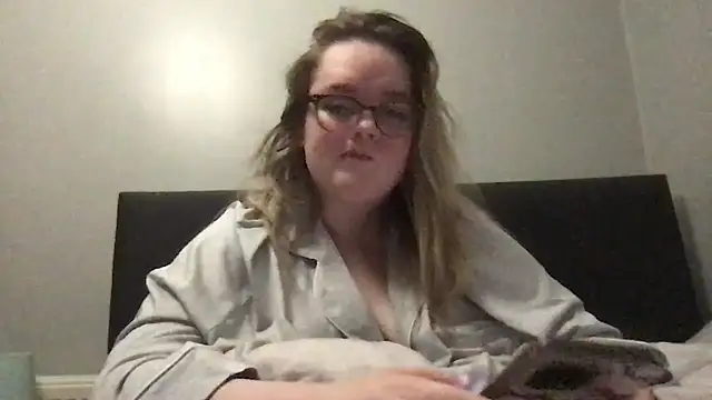 honeyyy24 online show from September 20, 2025, 11:54 pm