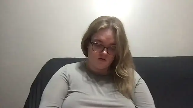 honeyyy24 online show from March 24, 2026, 11:05 pm