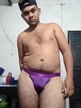 Snapshot of travieso2893 chatting on November 4, 2025, 3:32 am travieso2893 online show from November 4, 2025, 3:32 am