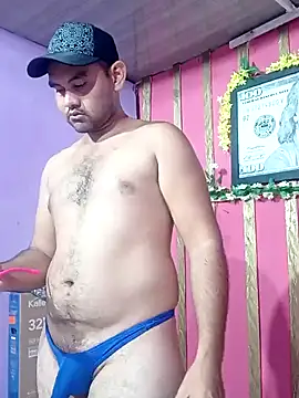 Snapshot of travieso2893 chatting on January 24, 2025, 1:36 pm travieso2893 online show from January 24, 2025, 1:36 pm