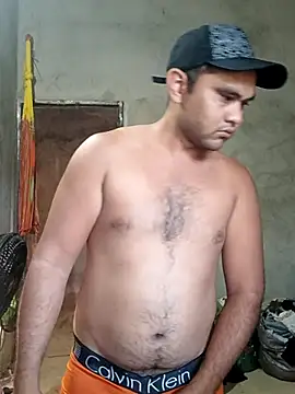 Snapshot of travieso2893 chatting on February 17, 2025, 11:34 am travieso2893 online show from February 17, 2025, 11:34 am