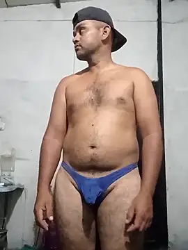 travieso2893 online show from March 13, 2026, 3:33 am