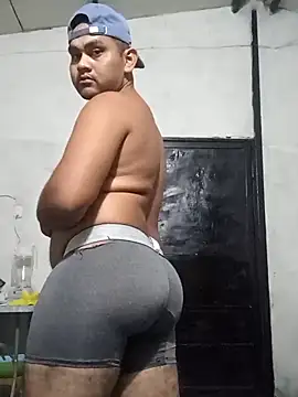 Snapshot of travieso2893 chatting on January 8, 2026, 3:23 am travieso2893 online show from January 8, 2026, 3:23 am